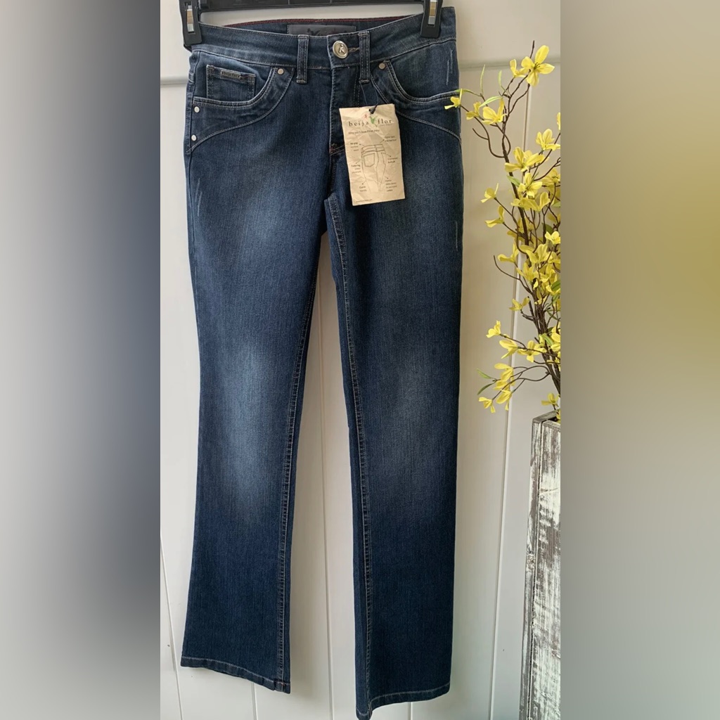 Nwt - Beija Flor Bootcut Washed Jean (0)